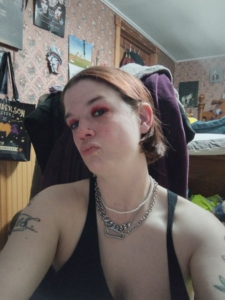 MeganEHarmon's tweet photo. Wearing hold onto hope, The Gates, I plan my path from Andy's line and ntio. @NeverTakeitOff @andyblack #nevertakeitoff #ntio #andyblack https://t.co/WwyobEPww4