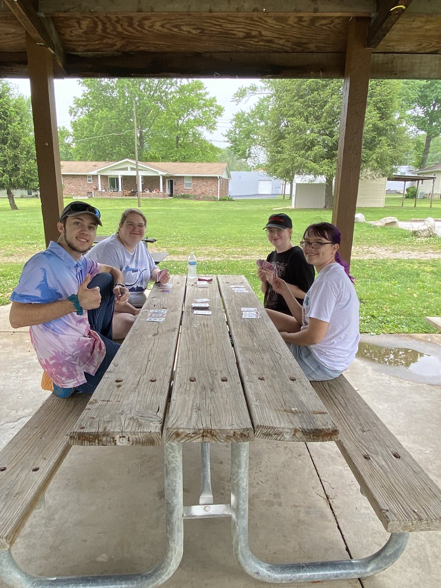 OwlCounselorWHS's tweet image. Senior Day at the Park was a success! The rain stayed away and no one got sunburned! #Classof2023 #greatdaytobeanowl #graduationtime