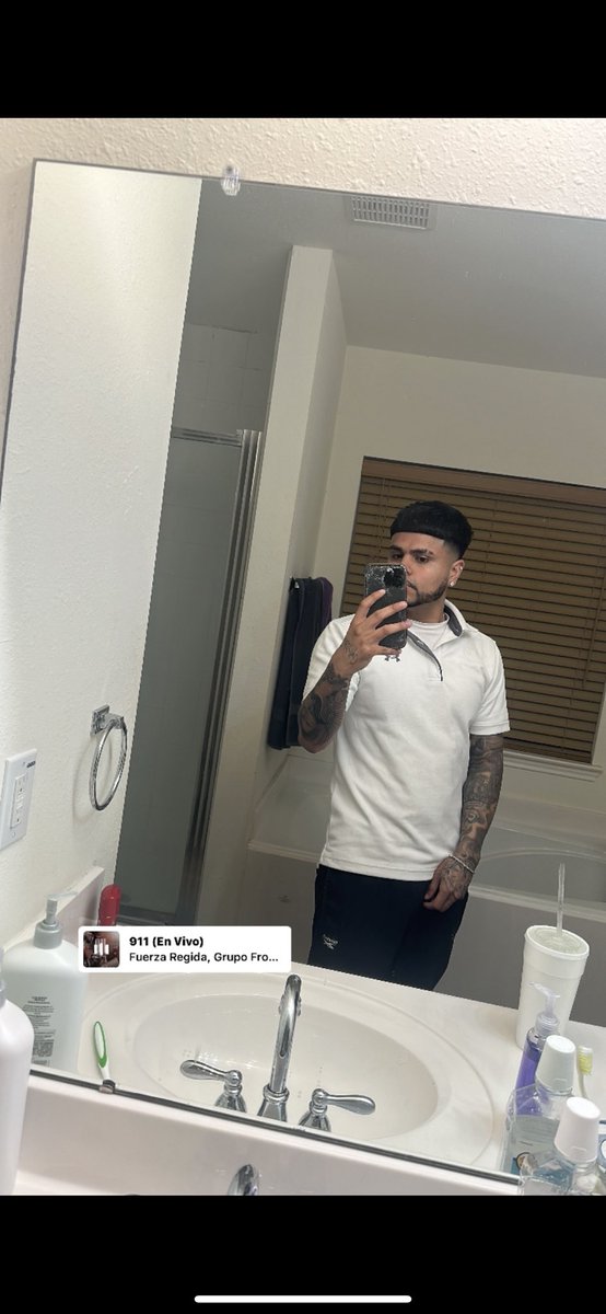 longlivearon_ tweet picture