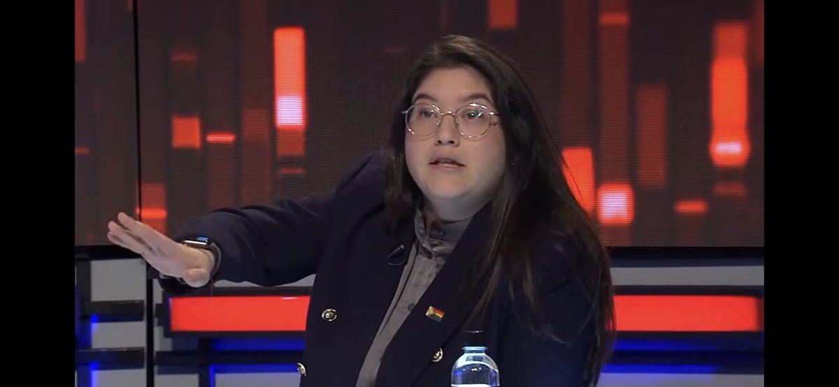 Valeria Cárcamo : 'En la religión musulmana, no se penaliza el aborto' enserio 6.000 subnormales votaron por esta tipa?? Sigan asi, no tendran cabida! 

#sinfiltrostv #SinFiltros