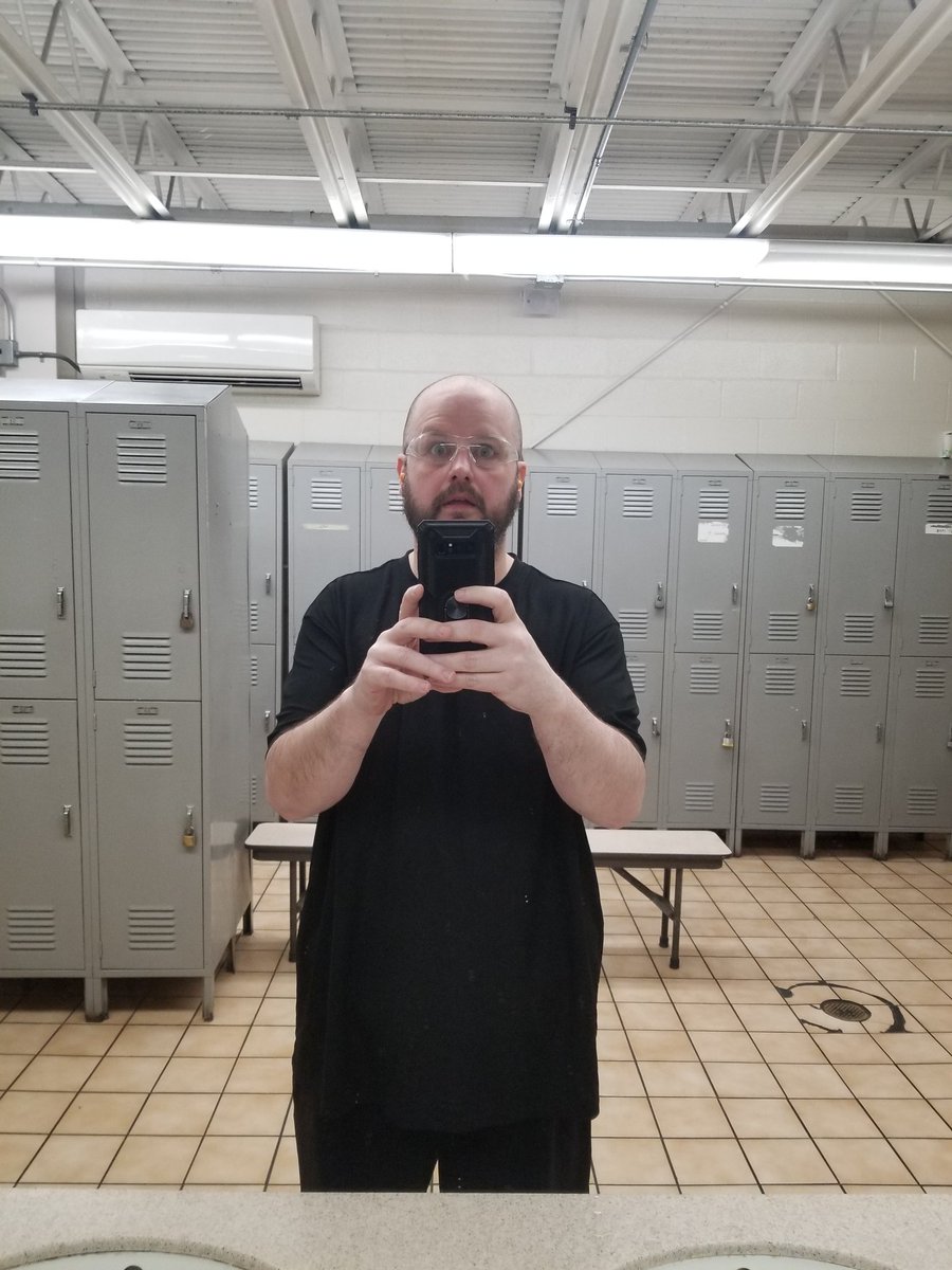 AverageBiff 👻 tweet media