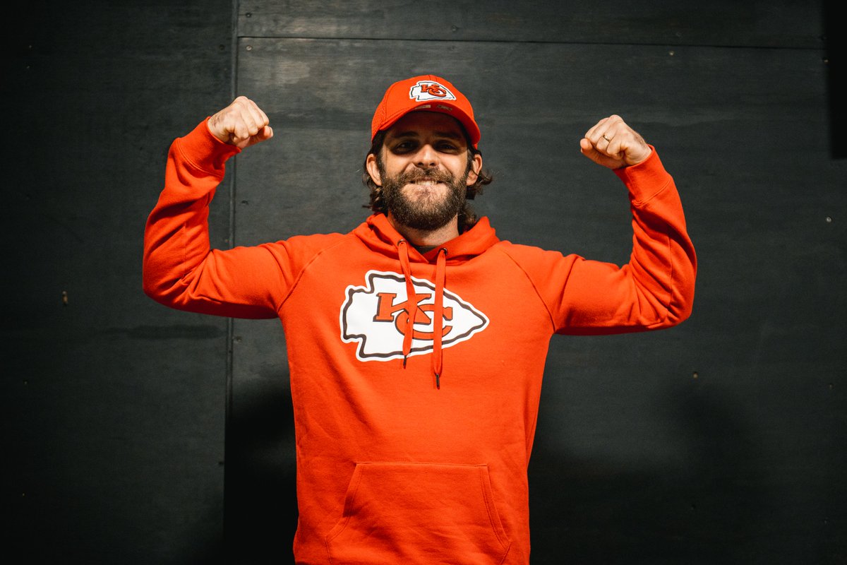 ThomasRhett's tweet photo. The #HomeTeamTour23 continues THIS WEEKEND! We'll see y'all in Omaha on Thursday (5/18), Kansas City on Friday (5/19), &amp; St. Louis on Saturday (5/20)!! Get your tix ⚡️
Omaha: https://t.co/CWhDH0Q43a
Kansas City: https://t.co/fRuRdrbBDa
St. Louis: https://t.co/tVp3pJKbC2 https://t.co/9j0rLQQbTW