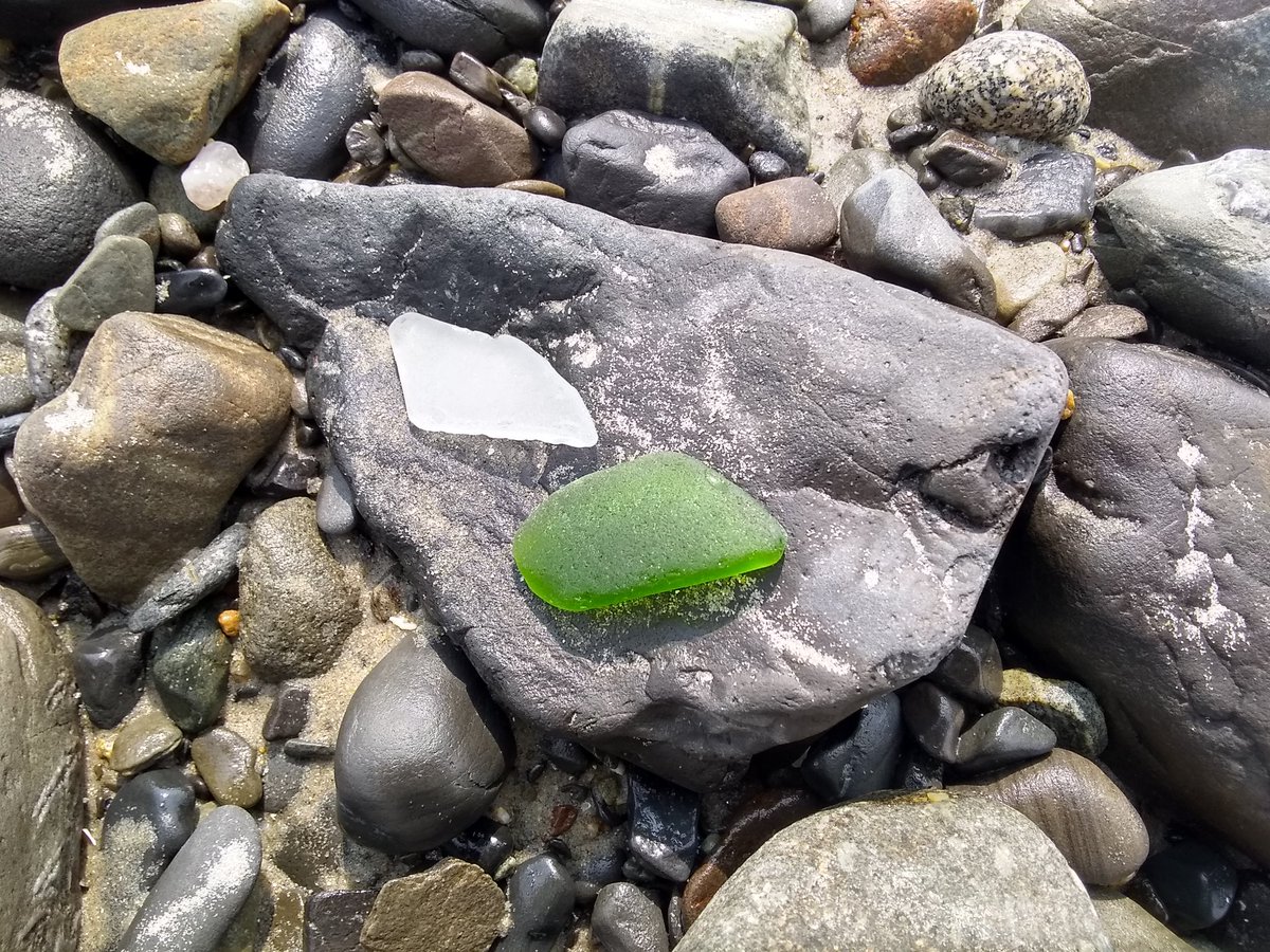 rsmcneill's tweet photo. Quest for Maine Day 14 Kennebunkport's Perkins Park with bell &amp; poem by Silas Perkins; and Parson's Beach sea glass, rocky beach, and inn https://t.co/OabB0Z67oc