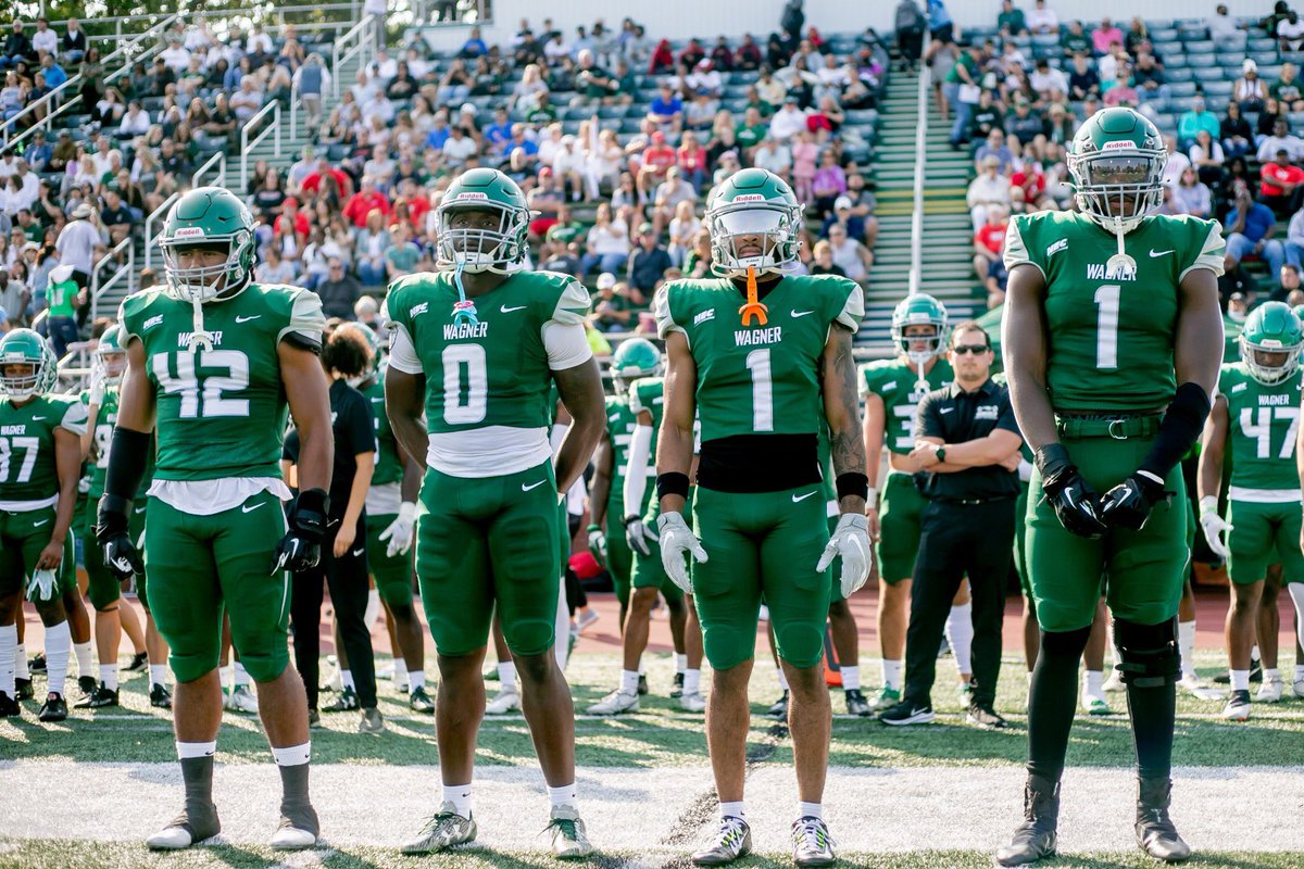 After a great conversation with @getch_d I am beyond grateful to receive my first Divison 1 offer from Wagner!💚🖤 @SupremeAthlete_ @CentralFB413 @CoachPanasci @CoachMarkCT @Jburgos1216 @Watson_718 @CoachMartinESA