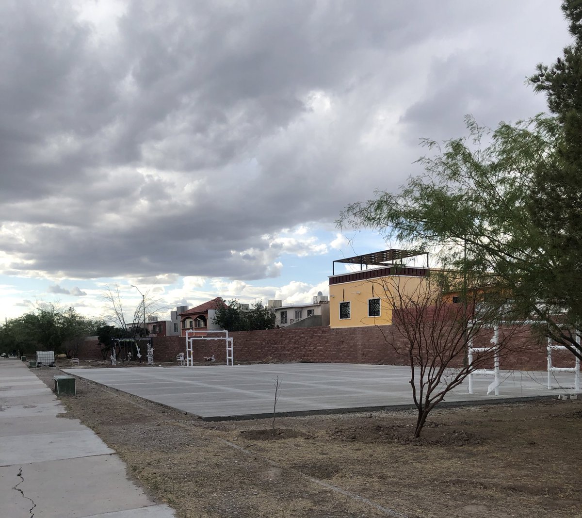 CHANGOS_fc's tweet photo. ¡POR FIN! ☄️🔥🔥 

¡La nueva cancha de Los Changos está terminada en su nueva locación! 📍 

¡En Ciudad Juárez! 🐒⚽️

¿Qué nombre le ponemos a este nuevo 🏟️? https://t.co/mpD5p4pugj