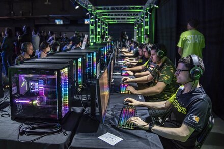 SEOofKai's tweet photo. #E.U. Approves Microsoft’s $69 Billion Deal for Activision

► https://t.co/x2tdc6hzAD https://t.co/GA29qR5YI2