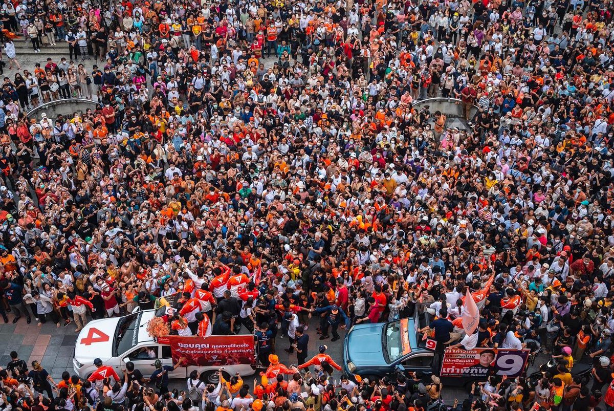 ประเทศไทยเราได้นายกที่เวลาออกงานในประเทศหรือต่างประเทศแบบไม่อายใครแล้ว ไหวพริบดี ตอบไว ภาษาอังกฤษคล่อง ไม่โวยวายขี้หงุดหงิด ไม่ใส่อารมณ์กับนักข่าวล่ะ 🥹

#เลือกตั้ง66 #นายกคนที่30