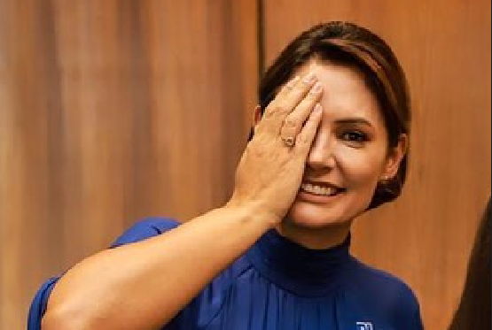 Revista Fórum on Twitter: "????Ex-primeira-dama na berlinda Michelle Bolsonaro será intimada pela PF a depor sobre esquema com Mauro Cid Saiba mais: https://t.co/SxM2z5oYLK https://t.co/trhytjtIB9" / Twitter