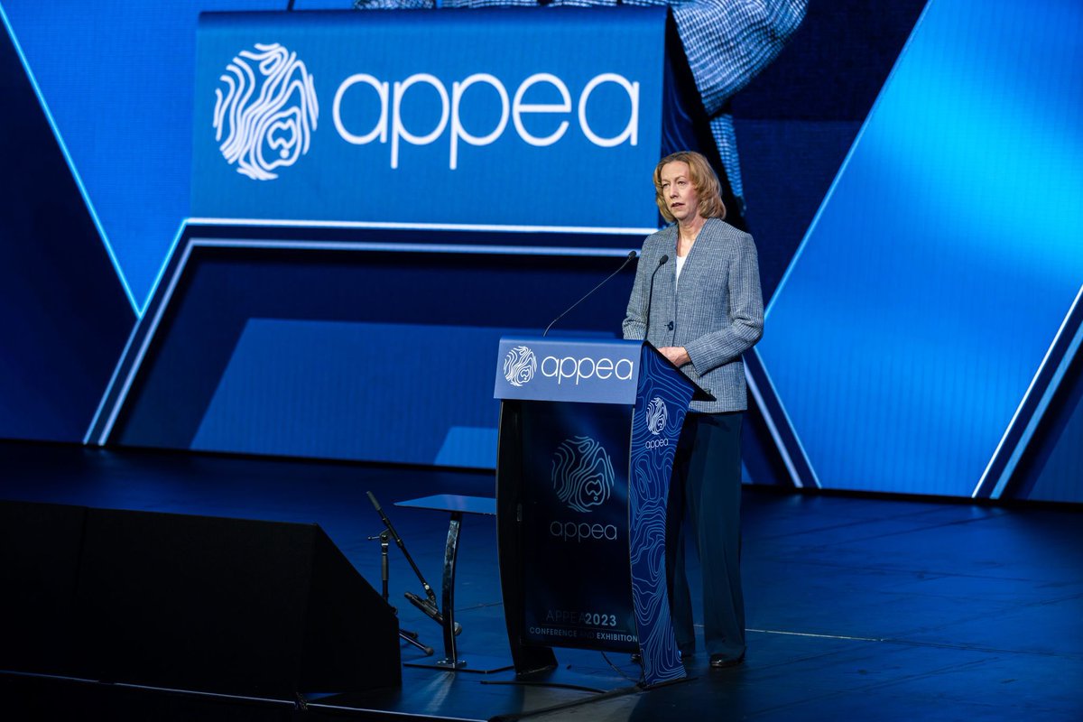 au_energy_prod's tweet photo. In this morning's APPEA Chair Address, Meg O'Neill explained how the oil and gas industry is not a passenger, but a driver, on the road to net zero.
"We are part of the solution.”
#APPEAConf #leadshapeinnovate #acceleratingtonetzero #energy #conference #appea https://t.co/v2gGbnlmSg