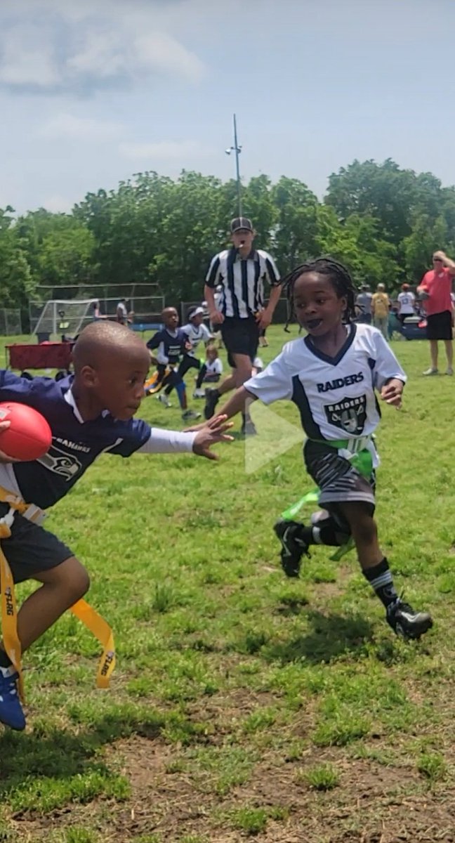 AsmoothM's tweet photo. DJ ended his flag football season with 3TDs!!!! #proudmom #Dharris #flash https://t.co/15Z6tOC7N0