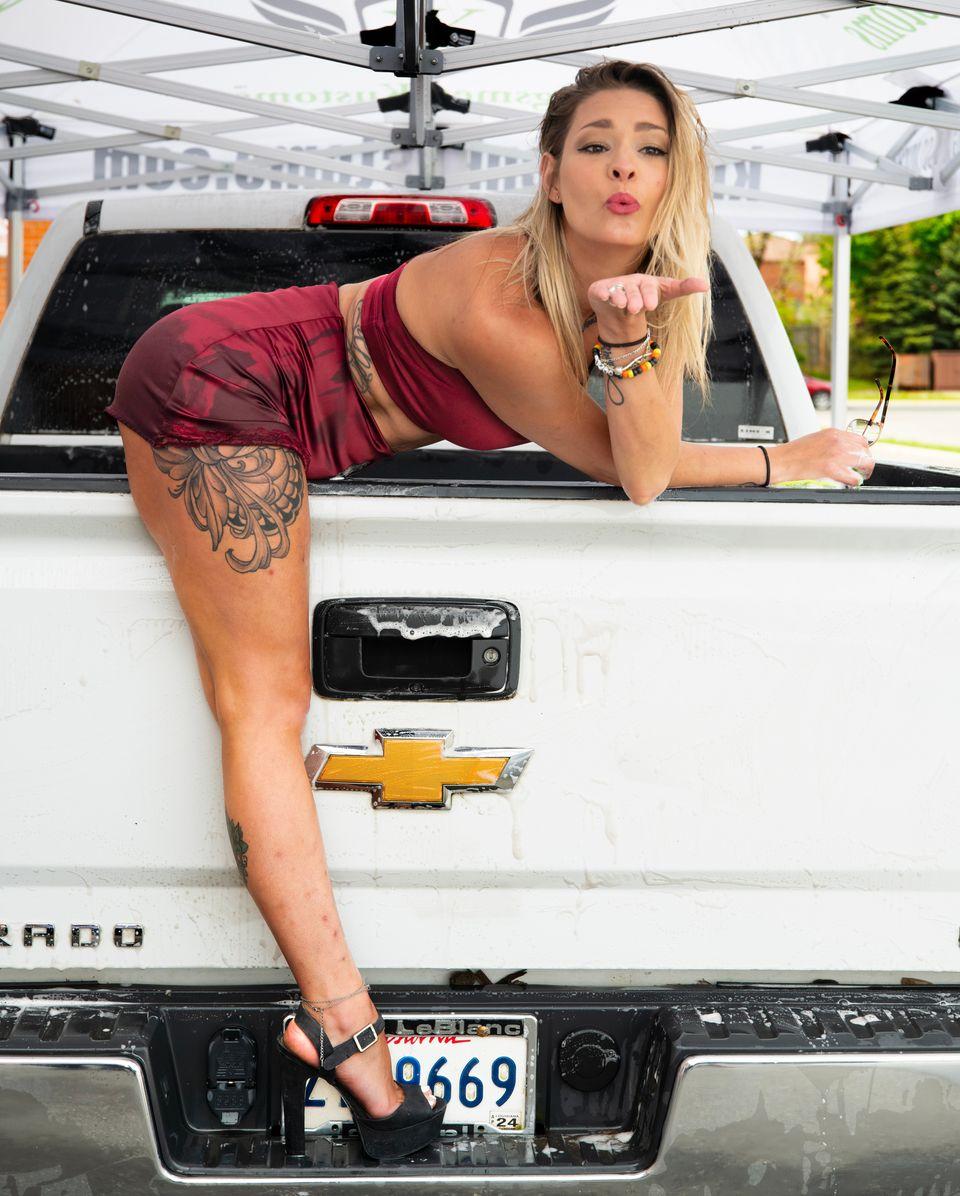 💋💋 

#model #freelancemodel #ontario #cars #truck #sexy #kiss