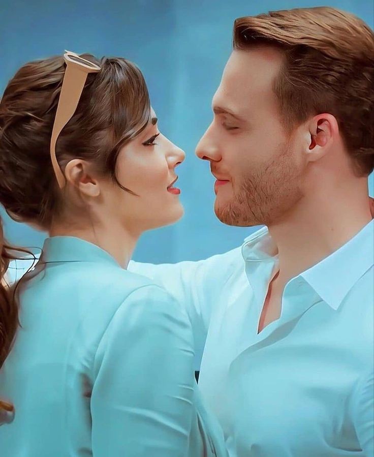 #صباح_الخيرᅠ
#صباح_الحُب
          #؏ـــشقہ❥᭄♥
إلى شخصي المُفضّل ،،
جميع طُرقي الطّويلة لا يُهوِّنها سوى أنَّك معي بها ،، 
كُلّ الأيّام القاسية لا تلين إلّا بكلماتك ،، 
حتّى أنا !
لا أُكون ذاتي الّتي أُحبُّها إلّا بجوارِك . . 🤍🎶