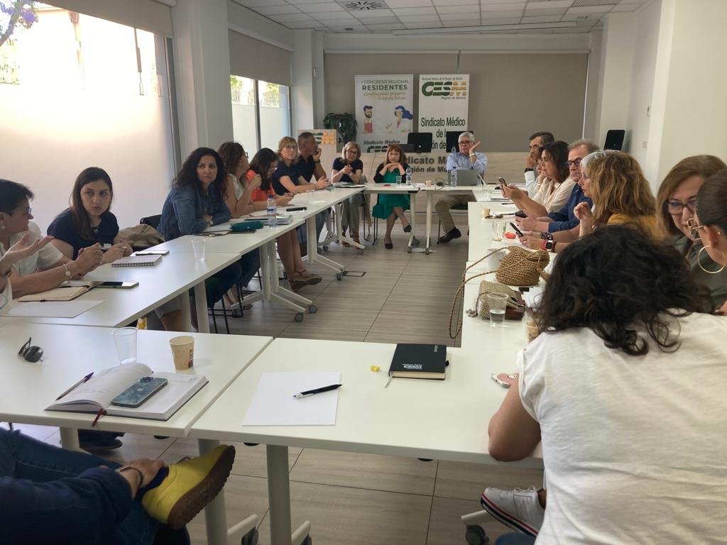 📡Reunión de #EquipoCESM🟠🟢en la que desglosamos el acuerdo que supone la recuperación de las3⃣5⃣horas y valoramos la situación profesional y sanitaria tras las últimas negociaciones