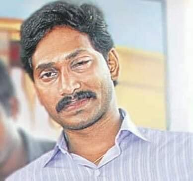 JaiTDP's tweet photo. మంగళవారం నాడు, నీ మంగళవారం కబుర్లు, 4 ఏళ్ళ నుంచి వింటున్నాం. 4 ఏళ్లుగా అధికారం నీ చేతిలో పెట్టుకుని, నీ వ్యవస్థలు మేము మ్యానేజ్ చేస్తున్నాం అని, మా మీద ఏడుస్తావ్ ఏంటి.. ఇంతకీ అవినాష్ అరెస్ట్ విజయప్రదంగా ఎలా ఆపుతున్నావ్ ? ఈసారి ఎవరి కాళ్ళ మీద పడతాడు మీ వాడు?
#AbbaiKilledBabai https://t.co/zntOyS18yt