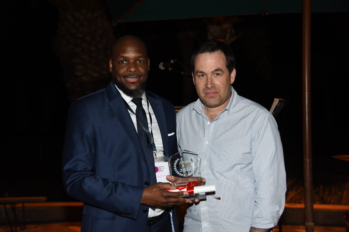 DidierSimba's tweet image. [RETOUR EN IMAGE]
Le week-end dernier, j’ai eu le plaisir de participer à la 16e édition du #APIDE2023 sur 2 interventions.

J’ai également eu l’honneur de recevoir le prix du @le_cesia remporte le prix de la « Meilleure solution innovante cybersécurité 2023 » des APIDE AWARDS.