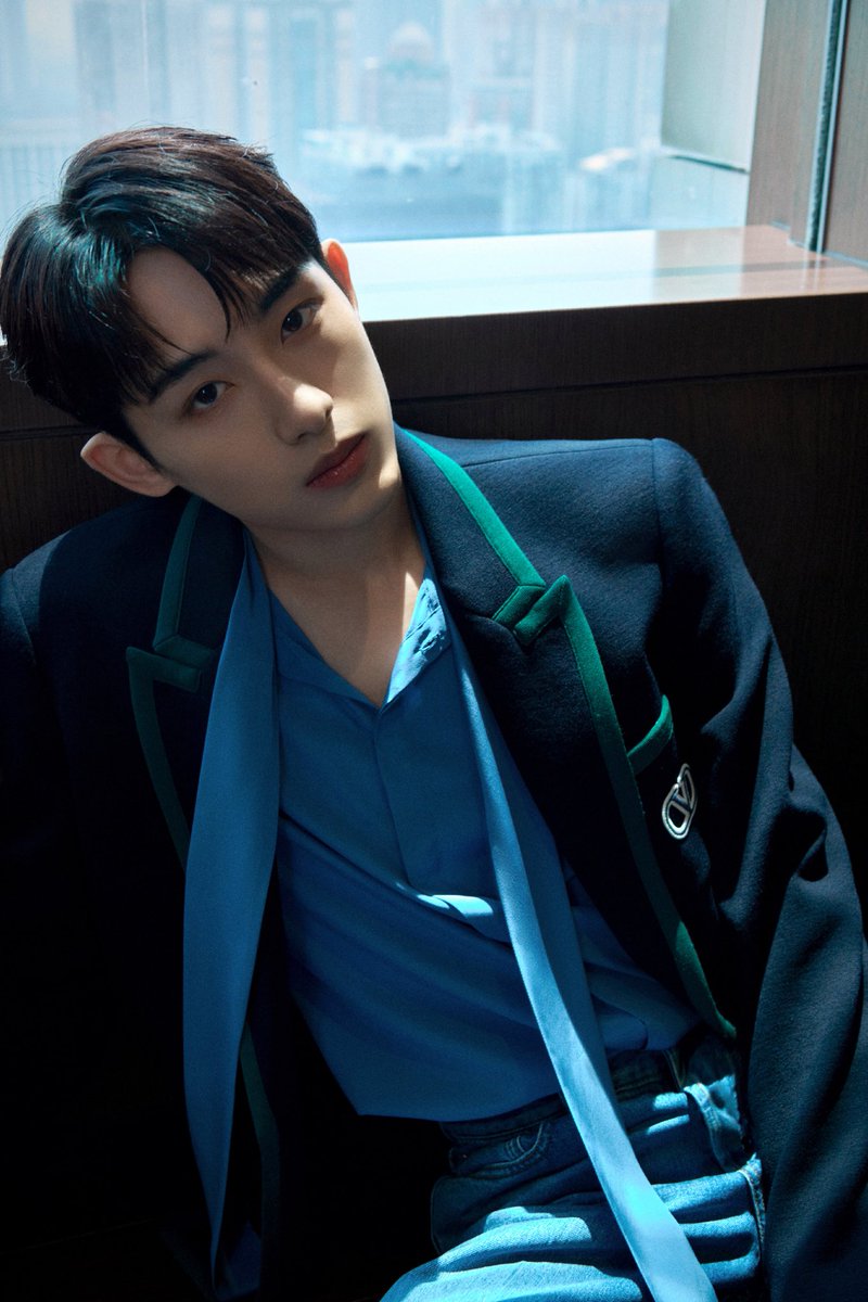 SichengAll's tweet image. 🎁💙📸Dong Sicheng
Valentino event
230516
Chengdu

#WINWINxVALENTINO

#董思成 #DongSicheng #WINWIN #윈윈 #ウィンウィン #วินวิน

🔷
@ 董思成WINWIN工作室

侵入城市掠影，浮想沿上空蔓延。
微风与眼神交互划过心潮，初夏乐章即刻奏响@威神V_董思成_WINWIN 

1️⃣