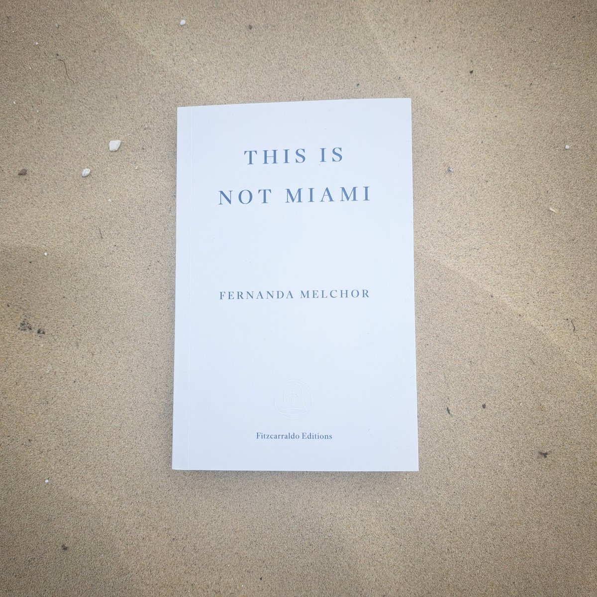 TheBookshopMan's tweet photo. I've just finished #ThisIsNotMiami by Fernanda Melchor
By combining non-fiction and vividly written fiction Melclor has created a book that is brutal, miniscule, epic, tender and simply brimming with life.
Melchor is truly one of the greatest authors I've ever read. (A thread) https://t.co/W5o87jptUb