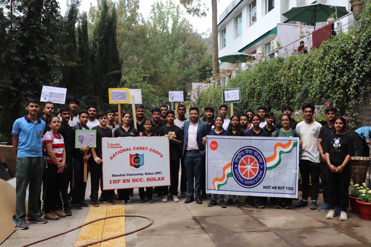 nss_shoolini's tweet photo. The #nss unit of @ShooliniUniv organised Swachhta Shanivar as part of its commitment to promoting sustainability and cleanliness.
#shoolini Shanivar Swachhta Sena 🧹🪖
@PoonamNanda56 @atulkhosla26 @_NSSIndia @NSSRDChandigarh @Anurag_Office https://t.co/uxEdt3tO0X