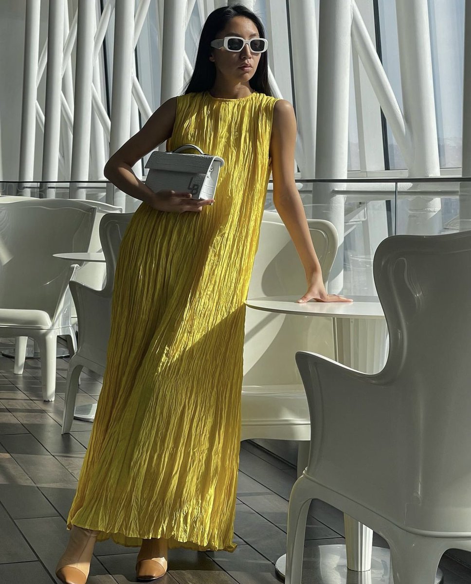 Linabrax's tweet image. Hera was the Greek Queen of gods, and the goddess of marriage, women, childbirth, the sky and the stars of heaven.
The Hera bag portrays her elegance, as well as the symmetry of her beauty and authority.

linabrax.com/collections/al…