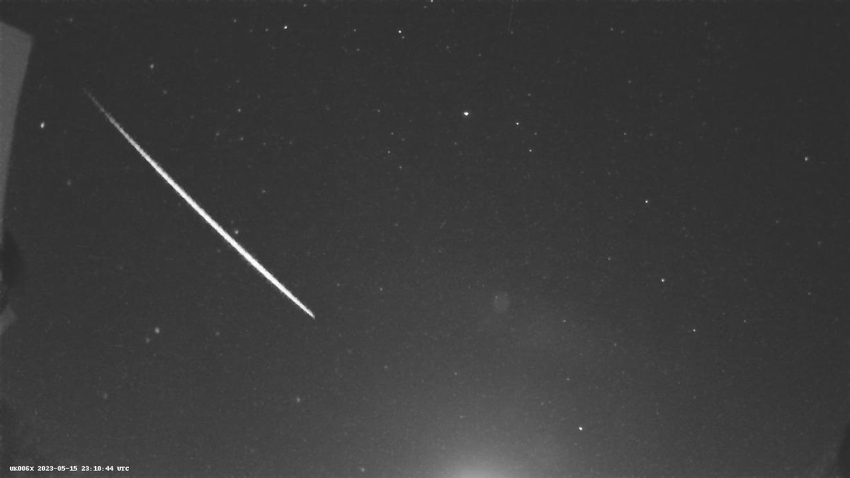 Nice #meteor capture from my @UKMeteorNetwork camera last night…