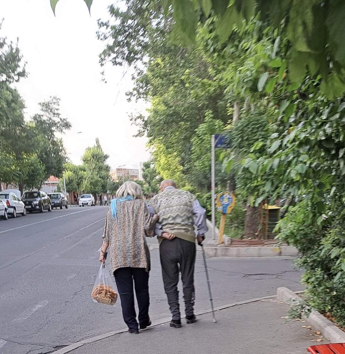 اینجوری پیر بشین تباها ۲.🤌🏻