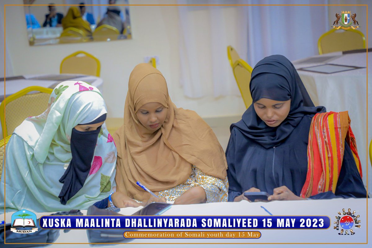 MUDAN_Network's tweet photo. Finally,  a communique was presented by the chairman of @MUDAN_Network Mr. Hassan Abdirisak. The communique highlighted the key observations and recommendations from the discussion focusing on improved youth political participation.
@UNSomalia 
#SomaliYouthDay https://t.co/OgTvwuXxwg