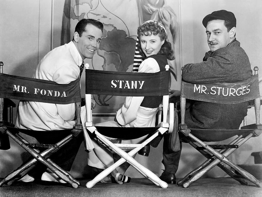 #HenryFonda photographed with co-star Barbara Stanwyck and director Preston Sturges on the set of the 🇺🇸American comedy “THE LADY EVE” (1941) taken at #ParamountStudios, Los Angeles

🎬#FilmTwitter