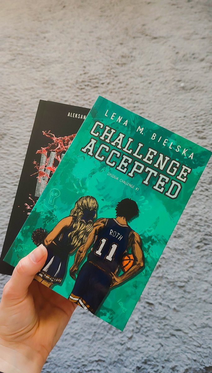 NyesTempestuous's tweet photo. Te dwie perełki już u mnie! 😍❤️
#challengeacceptedlmb
#venomnapapierze
#TwitteroweKsiazkary https://t.co/qIbfBEPI3p