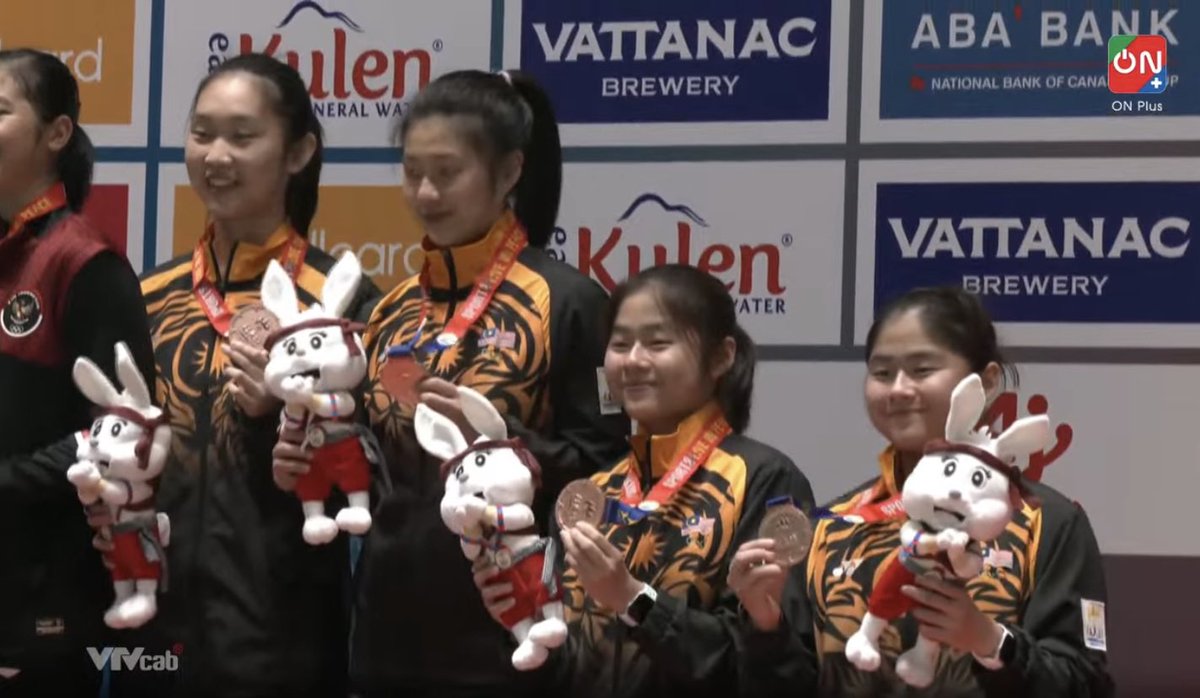 Badminton Talk on Twitter: "Badminton #SEAGames32 - WD Podium 🥇Febriana