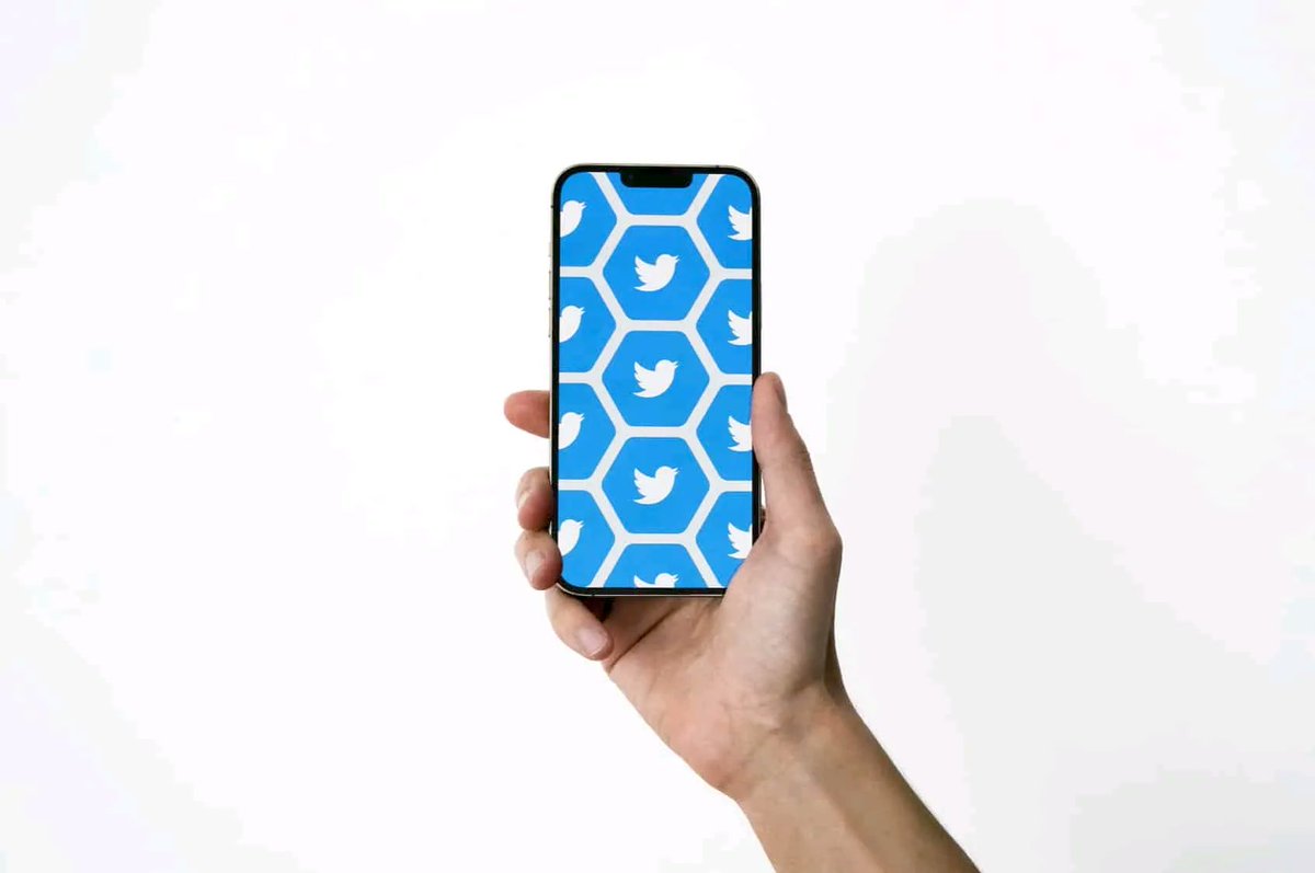 safie_sagna's tweet image. Elon Musk veut faire de Twitter un concurrent direct de WhatsApp. #RéseauxSociaux #Twitter #Évolution #Messagerie #Crypté #Confidentialité #Concurrence  buff.ly/42R9a60 by @n_legohlisse