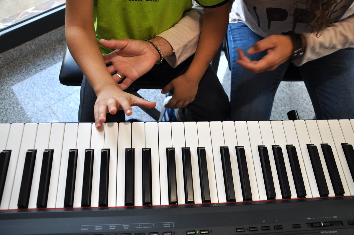 L'Escola Municipal de Música de #Ripollet ha obert, fins al 31 de maig, el termini de preinscripció per a l'alumnat que actualment està matriculat a l’EMAR. El nou alumnat, a partir de l'1 de juny.
✍️ De dilluns a divendres, de 16.30 a 20 h, a Secretaria.
ripollet.cat/serveis/educac…