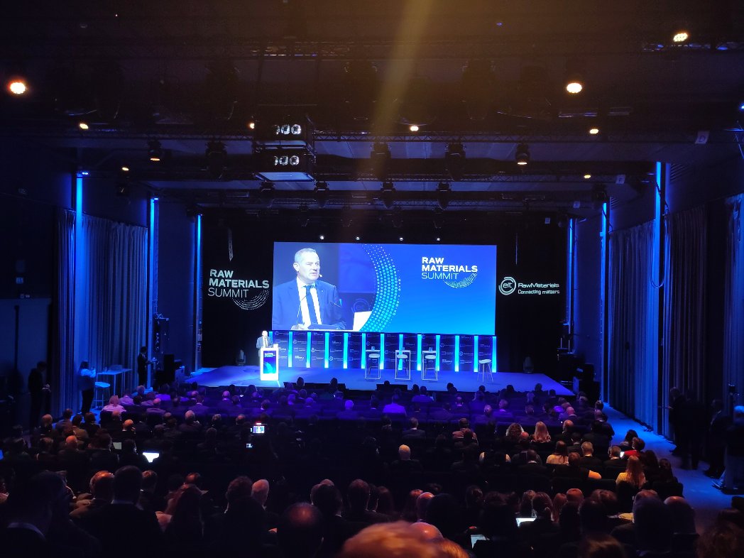 George Karkampasis (@georgioskarkamp) on Twitter photo Excited and very impressed to see the opening remarks of the Raw Materials Summit! #Aluminium is a Strategic Raw Materials essential for the green and digital transitions! ♻️ #RMSummit2023 <a href="/EU_Aluminium/">EUROPEAN ALUMINIUM</a> Excited and very impressed to see the opening remarks of the Raw Materials Summit! #Aluminium is a Strategic Raw Materials essential for the green and digital transitions! ♻️ #RMSummit2023 <a href="/EU_Aluminium/">EUROPEAN ALUMINIUM</a>