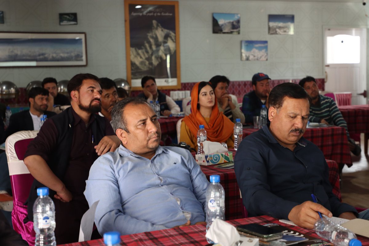 Glof2Pakistan's tweet photo. 👉🏼Responsible Reporting on Climate Change is crucial for the government authorities and communities to be well-informed and climate resilient.
@UNDP_Pakistan @theGCF @ClimateChangePK
@MaxxZeee #ClimateChange #JournalistTraining #GilgitBaltistan https://t.co/F8EoUGIR7d