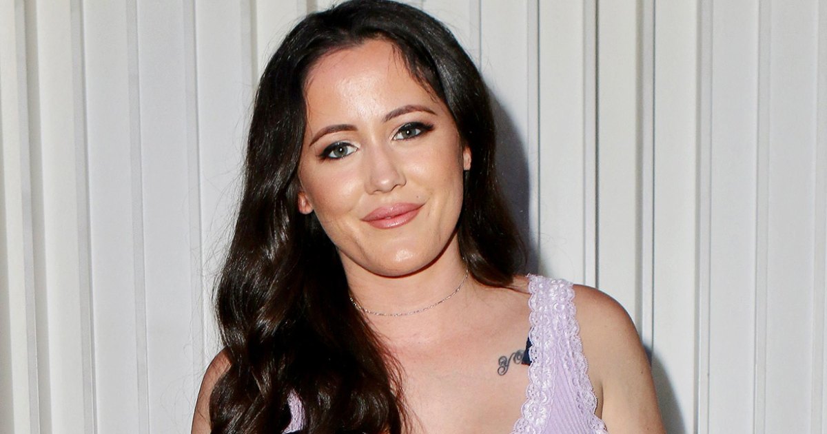 On Good Terms! Jenelle Evans Shares Rare Family Pic With Mom Barbara https://t.co/K0NPADnad0 https://t.co/gTtH0n8Nw9