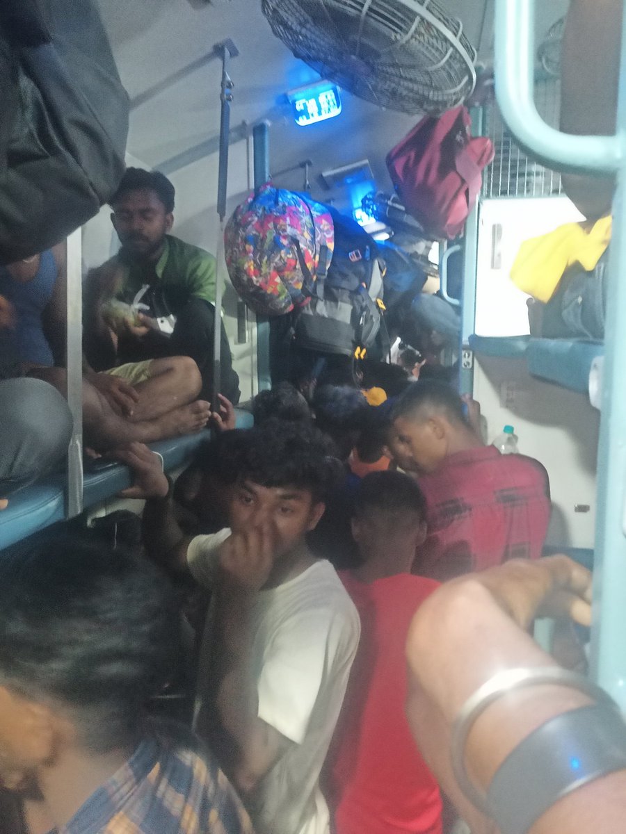 Facts_47's tweet photo. @RailMinIndia Right now we are traveling by AlappuzhaExpress Sir the situation here is such that people can even die. The situation has become so bad that from here we can't even go to the toilet please sir I request you to fix it. PNR 6316047124 sleeper coach S1 49. 🙏🙏🙏🙏 https://t.co/21zfBuozQ9