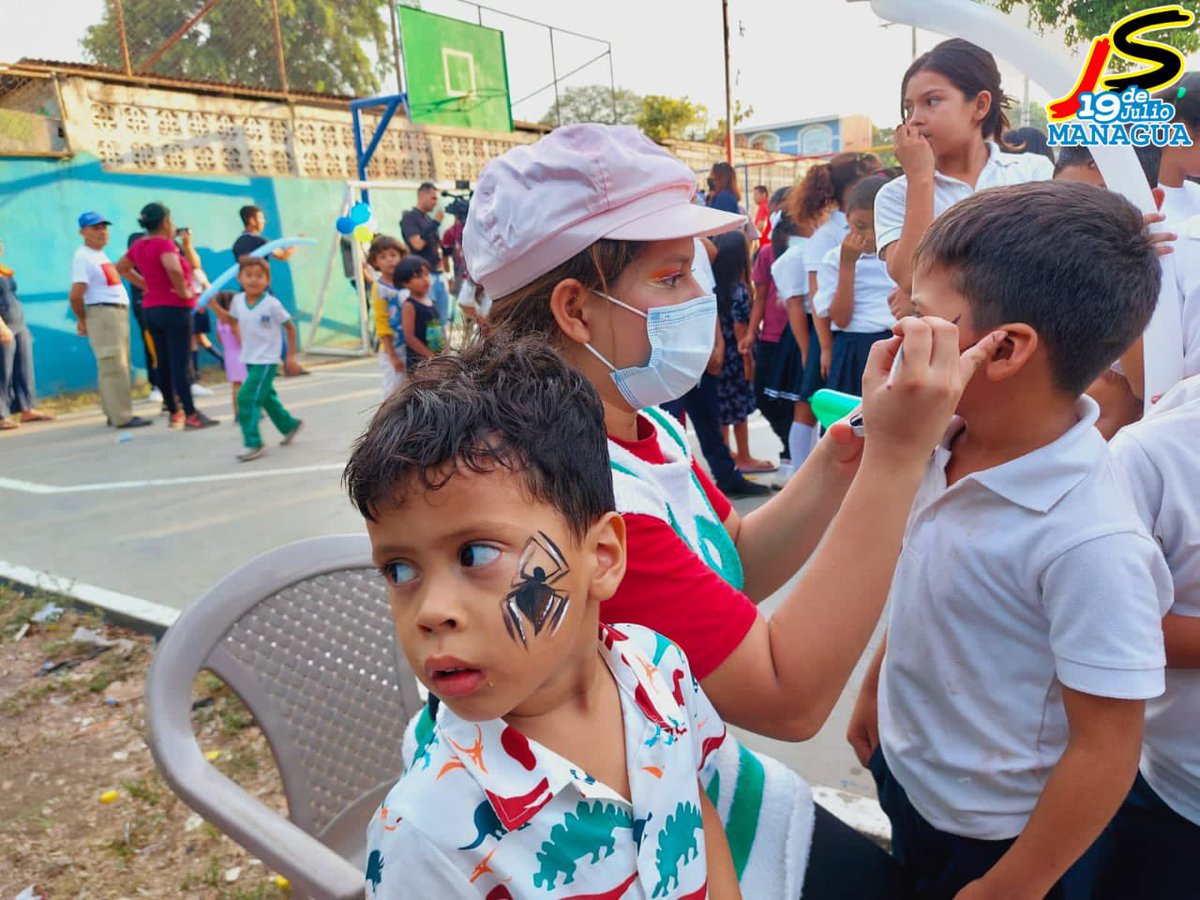 JS19JManagua's tweet photo. #Nicaragua
En Celebración al Dia Internacional de la Familia ❤️👨👩👧👦🫂🎈
Promotoria Solidaria D5.3 de JS19J 🔴⚫️
Realiza una Tarde Alegría a los Mimados de la
Revolución
La Alegria de la Revolución , esta en la Sonrisa de los Niñ@s
🤗🥳🎶
#OrgulloSandinista
#JsManagua https://t.co/kGOhyIkrK6