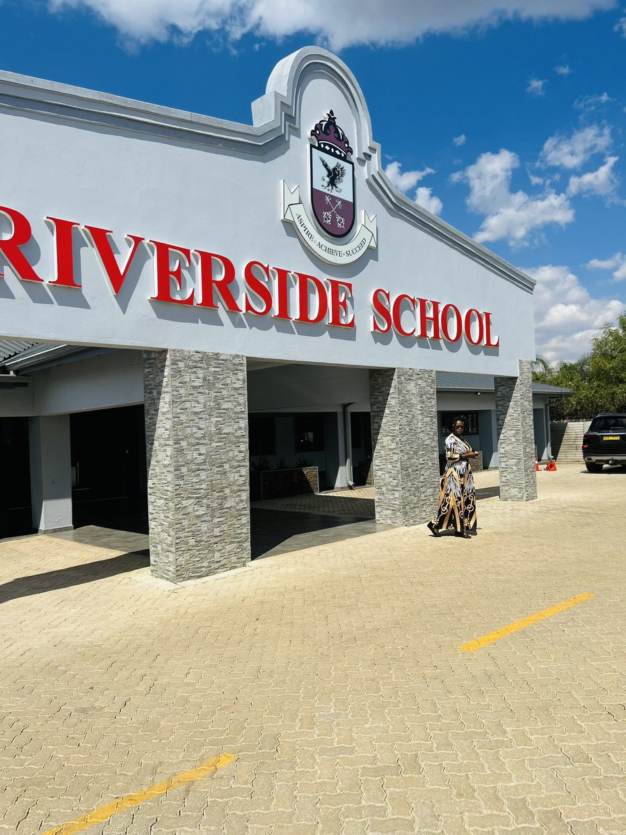 RGwatidzo's tweet photo. TUESDAY - CHOOSE DAY 
We all come across happy moments in one way or the other.

CHOOSE to enjoy the moment. Do not allow tomorrow or yesterday to ruin your happy moment

It was an honour to be guest speaker at Riverside School Zimbabwe Mothers Day High Tea Event https://t.co/MtCFqTVtg7