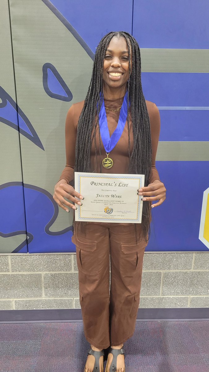 Da1AnthemSinger's tweet photo. Ladies and gentlemen, she did it again! Congratulations @JazlynWare3 on making all A's! https://t.co/YW0AdKDf6Q