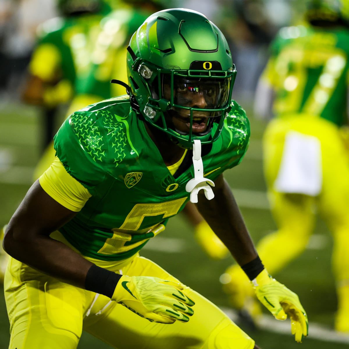 #AGTG Wow!! Truly humbled to announce that after a conversation with <a href="/coach_meat/">Demetrice”Coach Meat”Martin</a> , I'm honored to receive an offer from <a href="/oregonfootball/">Oregon Football</a> 🟢🟡 #YeeYee #GoDucks 🦆
 
<a href="/CoachDanLanning/">Dan Lanning</a> <a href="/GregBiggins/">Greg Biggins</a> <a href="/adamgorney/">Adam Gorney</a> <a href="/ChadSimmons_/">ChadSimmons</a> <a href="/CoachTroop3/">elite_Threatz</a> <a href="/LockettTejuan/">Tejuan Lockett</a> <a href="/NateRozzelle/">Coach Nate</a> <a href="/jahlilflorence/">jahlil florence</a>