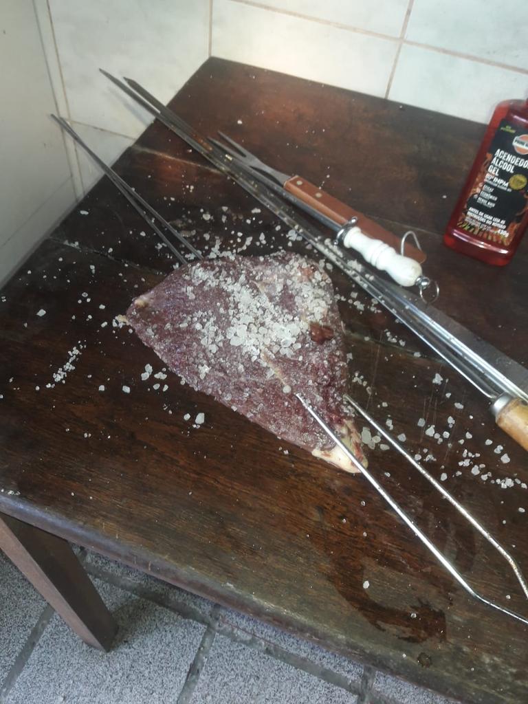 PeixotoRavel's tweet photo. Churrasco de ontem no dia das maes com minha mãezinha querida https://t.co/9iF8Sv7LzU
