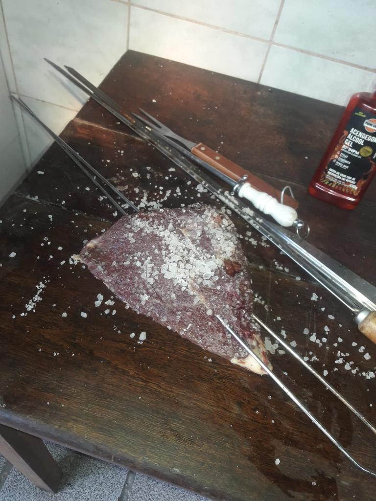 PeixotoRavel's tweet photo. Churrasco de ontem no dia das maes com minha mãezinha querida https://t.co/9iF8Sv7LzU