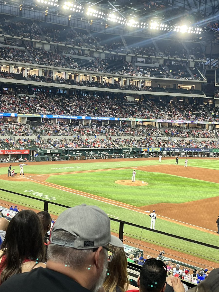 E_SSASSIN5's tweet photo. 1st Rangers game ⚾️ https://t.co/TqZE6xnSP7