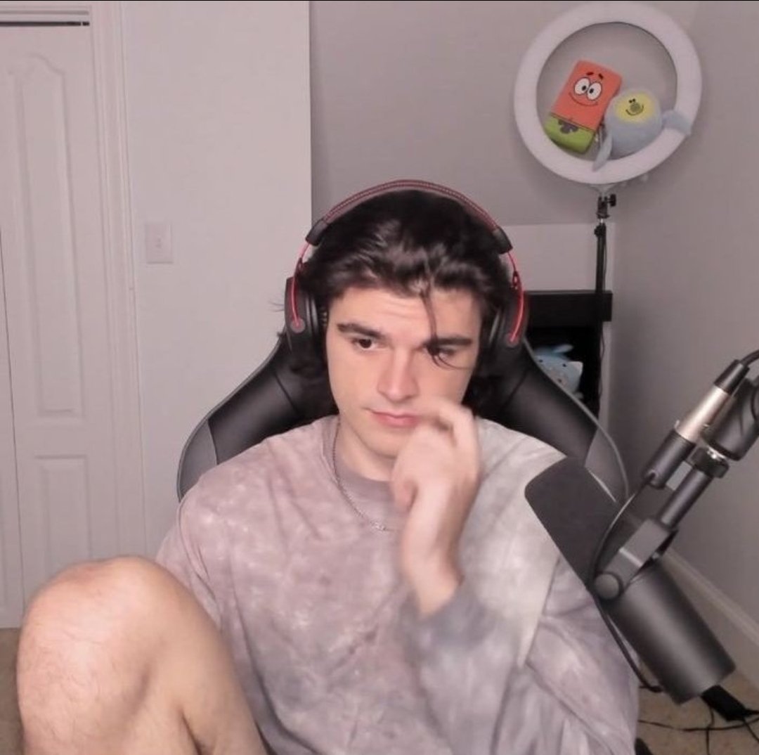 ( archive ) moon tweet media