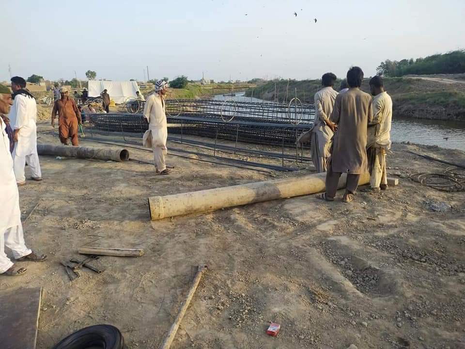 AamirNTalpur's tweet image. جھڏو پراڻ ندي تي پلن جو ڪم تيزي سان جاري
#NA219
#PS50 
@TariqueTalpur 
@jamkhanshoro