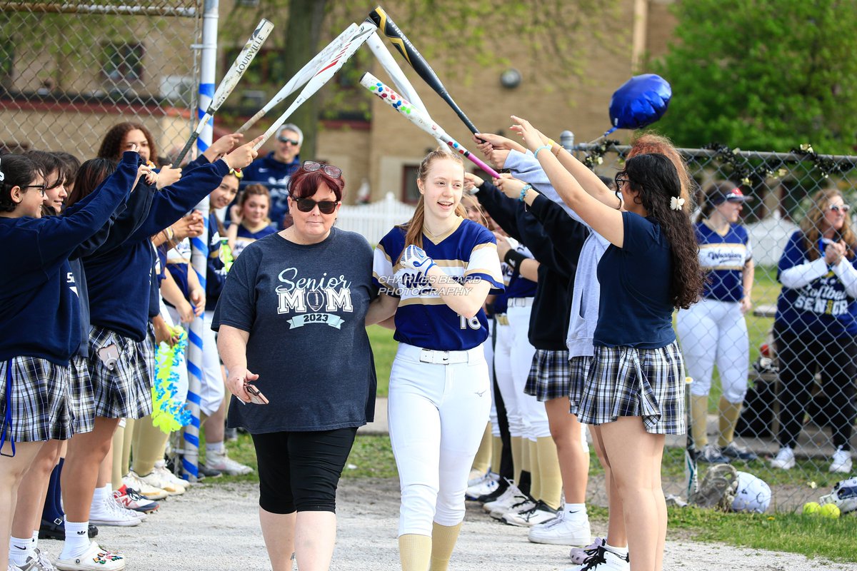 charlesbeardphotography (@charlesbeardph1) on Twitter photo The seniors were honored, the hugs and face paint were present, and the morale was everlasting following the game! <a href="/BNI_Alumni/">Bishop Noll Alumni</a> <a href="/BNIAthleticDept/">BNI Athletics</a> The seniors were honored, the hugs and face paint were present, and the morale was everlasting following the game! <a href="/BNI_Alumni/">Bishop Noll Alumni</a> <a href="/BNIAthleticDept/">BNI Athletics</a>