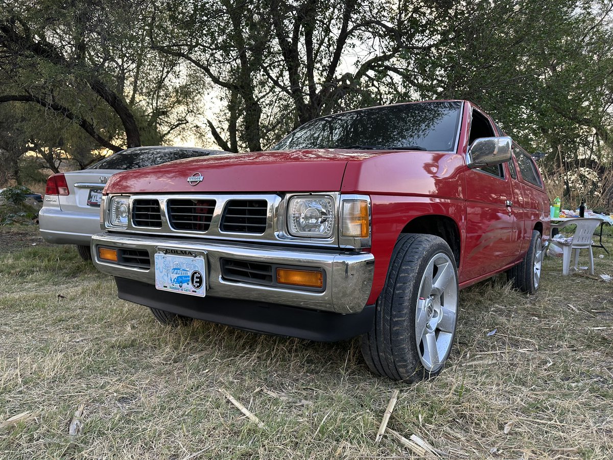 reyhardbodys's tweet photo. 1995 Nissan hardbody d21 |Reydelashardbodys | #nissantruckd21 #hardbodyclub #nissanmexico #sanjuandeloslagos #maleconsanjuandeloslagos #lanissancita #nissancita #fierrosviejos #yonkes #loslatigos #nuevolatigo #latigo #emoneysaucedup #emoneythelabel #colaboraciones #nissand22 #d21 https://t.co/20I1eA6HNP