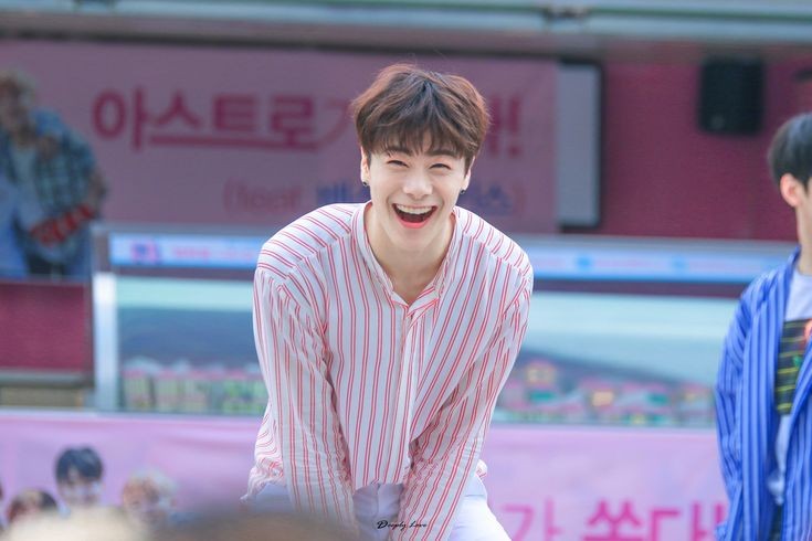 beyourstar2000's tweet photo. CUTE MOONBIN WITH HIS MISSING CUTE SMILE🥀 https://t.co/Ia0CyLPn8R