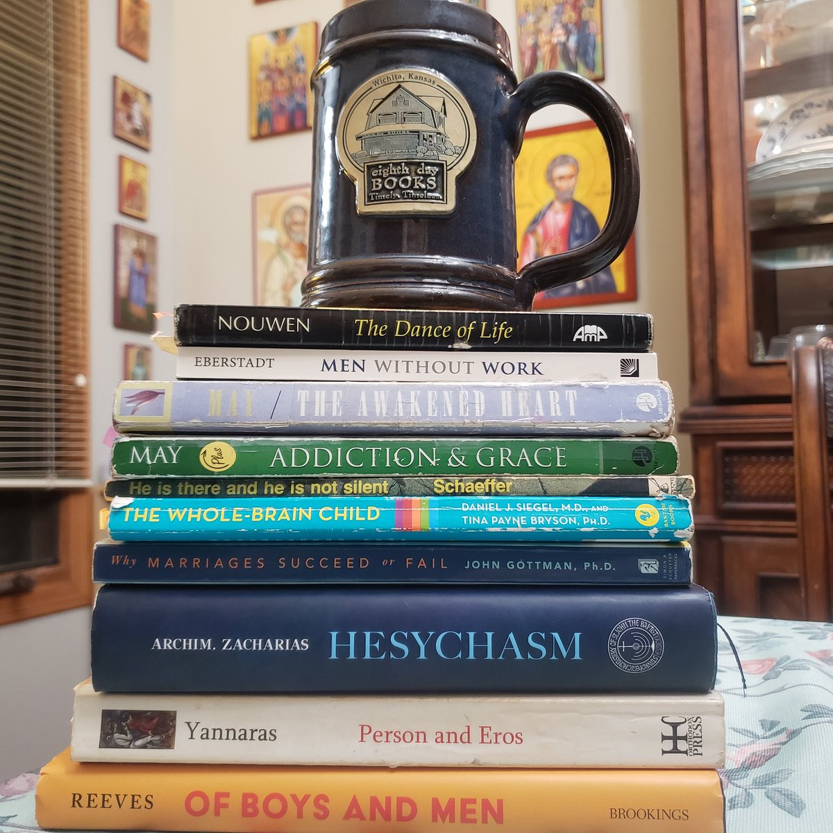wisemindlife's tweet photo. Tonight's book pile and tea.
#TherapistsConnect #therapisttwitter #8thdaybooks #therapistsread #henrinouwen #hesychasm @RichardvReeves , @GottmanInst , @DrDanSiegel #ipnb #mindsight https://t.co/tJSNkHihiy