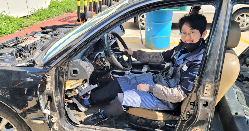 하고있는 사람(여자) 가 있는것이 증요해요. 오세요 언니차로☺️☺️☺️