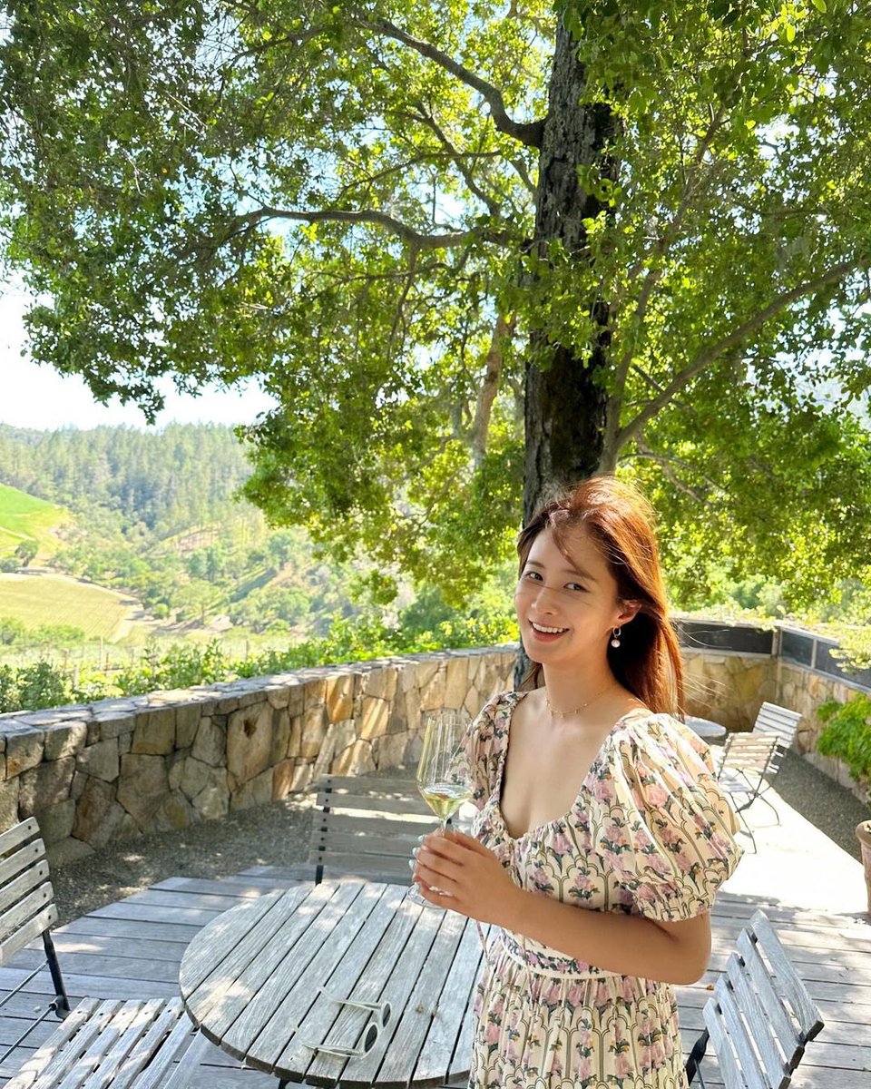 SNSD_0805's tweet photo. [INSTAGRAM] yulyulk:

🌱 🍇🍷

https://t.co/Fm0cpWrMoo https://t.co/JKcD8X4IZ5